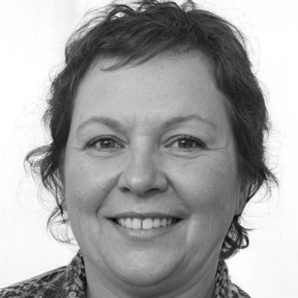 Instructora especializada en evaluación financiera